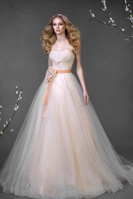 Robe de mariée cordon textile en tulle de col en cœur longueru au niveau de sol ruché