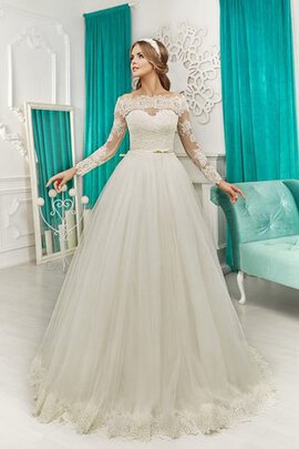 Robe de mariée modeste naturel a-ligne de traîne moyenne avec manche longue