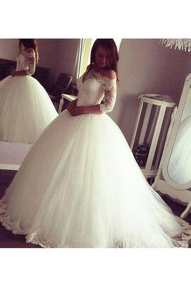 Robe de mariée plissage derniere tendance en tulle avec manche 3/4 d'epaule ecrite