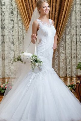 Robe de mariée longue textile en tulle longueur au ras du sol appliques col u profond