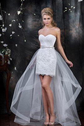 Robe de mariée avec fronce de col en cœur avec lacets avec décoration dentelle manche nulle