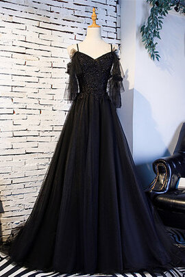 Robe de soirée belle textile en tulle avec perle longue discrete