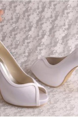 Chaussures pour femme romantique taille réelle du talon 3.94 pouce talons hauts plates-formes