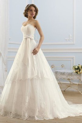 Robe de mariée longue appliques avec nœud à boucles col en forme de cœur a-ligne