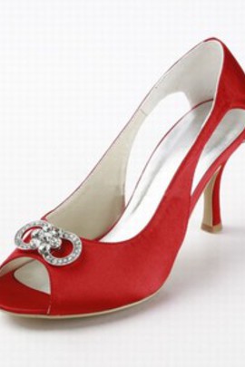 Tête de poisson à talons hauts avec des Beaux mariée Schu