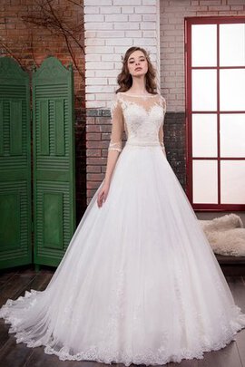 Robe de mariée intemporel longueur au ras du sol en 1/2 manche ligne a appliques