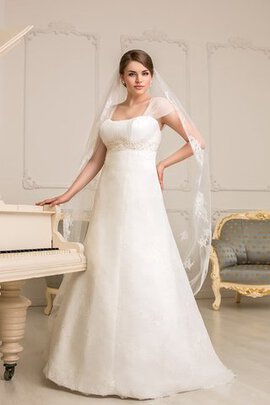 Robe de mariée en grandes tailles avec manche courte avec perle encolure en carré ruché