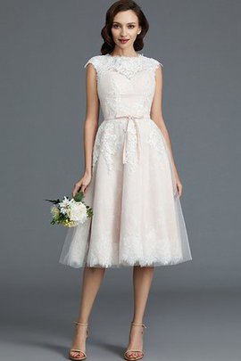 Robe de mariée de col bateau manche nulle textile en tulle de princesse a-ligne