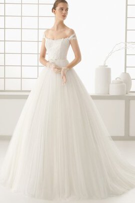 Robe de mariée distinguee intemporel plissage d'epaule ajourée a eglise