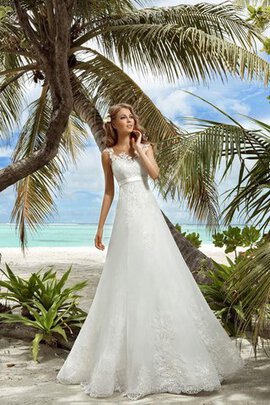 Robe de mariée delicat avec ruban au bord de la mer ceinture en dentelle