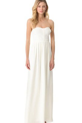 Robe de mariée plissage naturel longue au bord de la mer en forme