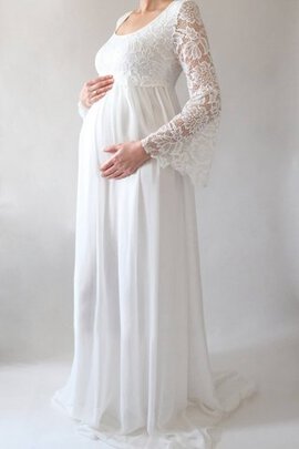 Robe de mariée avec manche longue fabuleux dans l'eglise simple romantique