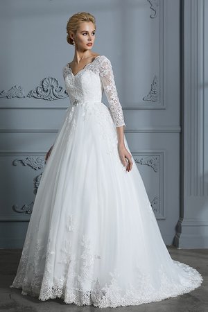 Robe de mariée textile en tulle avec manche 3/4 délicat v encolure naturel