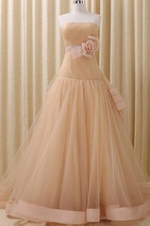 Robe de quinceanera v encolure avec lacets de traîne moyenne de mode de bal en dentelle