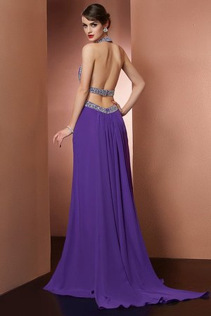 Robe de soirée longue ligne a manche nulle décolleté dans le dos avec chiffon