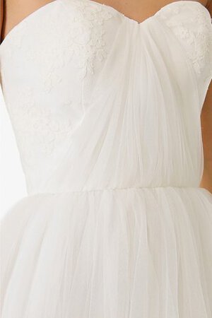 Robe de mariée longue naturel avec décoration dentelle col en forme de cœur manche nulle