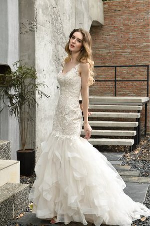 Robe de mariée étourdissant v encolure a plage au jardin vintage