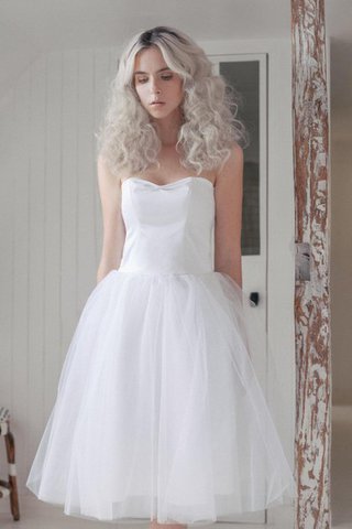 Robe de mariée plissé ligne a longueur mollet col en forme de cœur textile en tulle