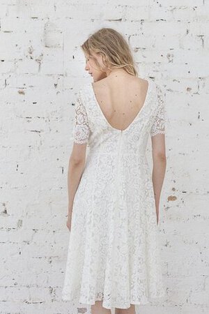 Robe de mariée discrete intemporel de col bateau au niveau de genou avec zip