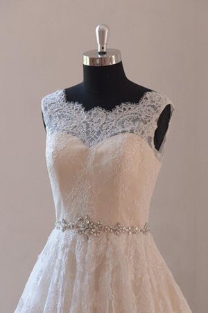 Robe de mariée plissé en dentelle au niveau de cou ceinture avec perle