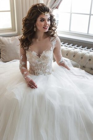 Robe de mariée longue naturel longueru au niveau de sol col u profond avec manche longue