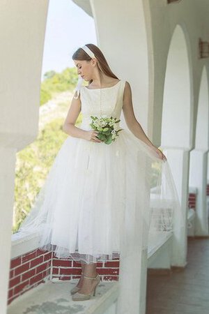 Robe de mariée de col bateau textile en tulle arrivée au mollet avec sans manches avec zip