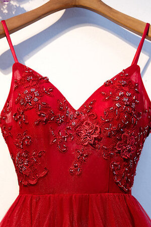 Robe de bal en salle en satin bretelles spaghetti mignonne serieuse