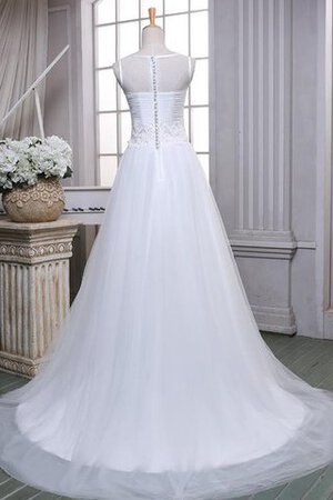 Robe de mariée longueur au ras du sol en satin ligne a d'épaule asymétrique en tulle