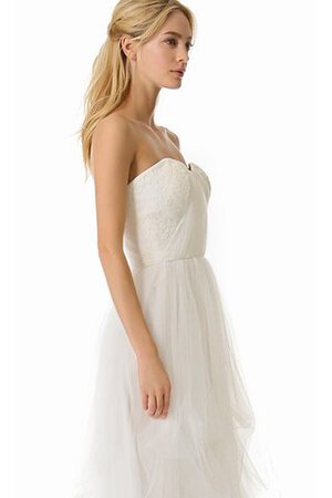 Robe de mariée longue naturel avec décoration dentelle col en forme de cœur manche nulle