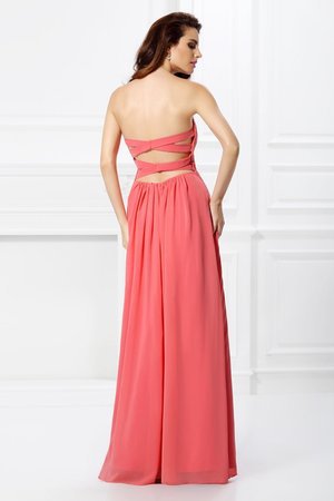 Robe de soirée longue jusqu'au sol avec chiffon avec perle ligne a