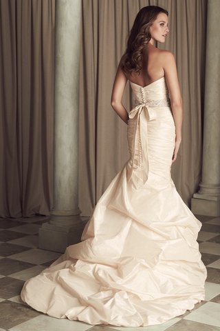 Robe de mariée longue jusqu'au sol de sirène avec perle de traîne moyenne