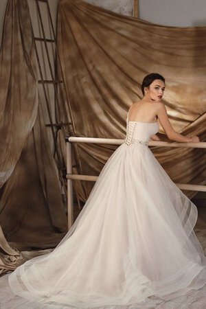 Robe de mariée naturel ruché de mode de bal avec lacets avec chiffon