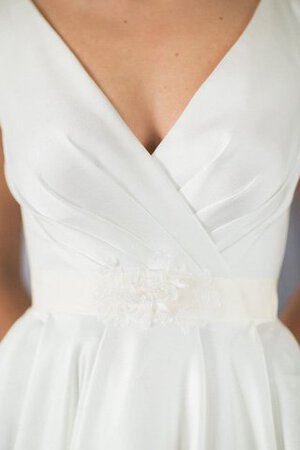 Robe de mariée plissage ligne a v encolure fermeutre eclair manche nulle