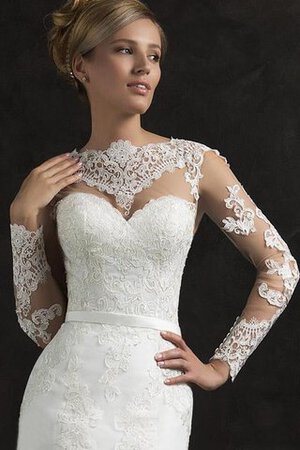 Robe de mariée sage distinguee trou de serrure dos nu appliques