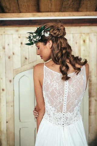 Robe de mariée classique de traîne courte avec chiffon boutonné bandouliere spaghetti