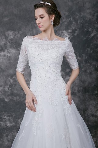 Robe de mariée de traîne courte textile en tulle boutonné avec perle a-ligne