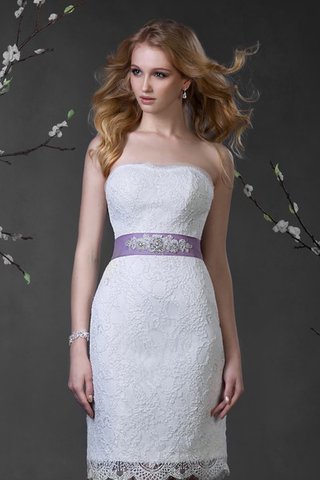 Robe de mariée bref en dentelle de bustier cordon longueru au niveau de sol