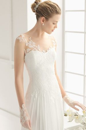 Robe de mariée simple col en forme de cœur de traîne courte salle interne au bord de la mer