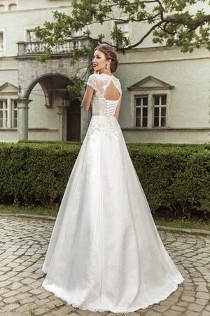 Robe de mariée avec manche épeules enveloppants appliques cordon ligne a en dentelle