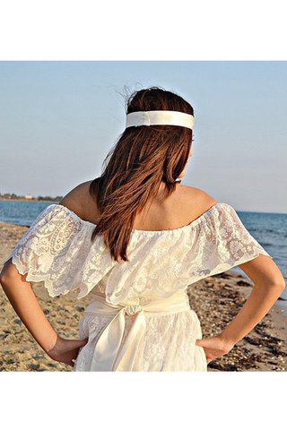Robe de mariée simple ceinture en dentelle epaule nue a plage