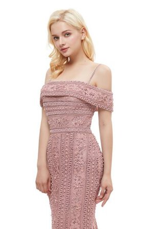 Robe de bal glamour avec décoration dentelle moderne romantique distinguee