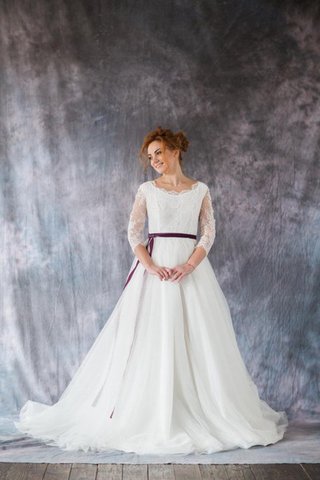 Robe de mariée naturel de traîne moyenne en organza avec ruban avec sans manches