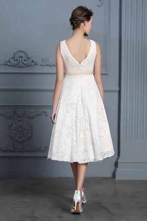 Robe de mariée angélique de col en v avec sans manches ligne a naturel