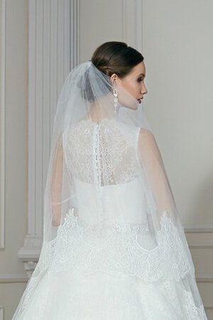 Robe de mariée avec zip avec perle de traîne moyenne a-ligne au niveau de cou