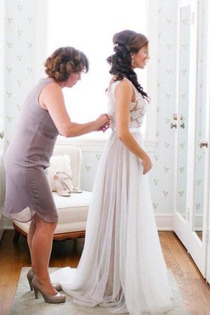 Robe de mariée naturel avec décoration dentelle cordon ligne a en tulle