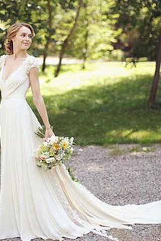 Robe de mariée delicat ligne a a plage avec manche épeules enveloppants ruché