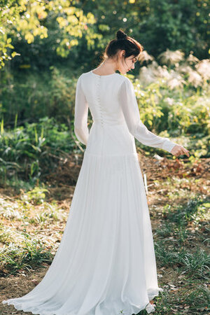 Robe de mariée ligne a chaming en plein air satin en simulation formelle