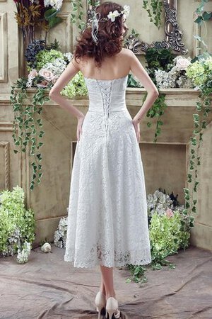 Robe de mariée chic majestueux impressioé au jardin cordon