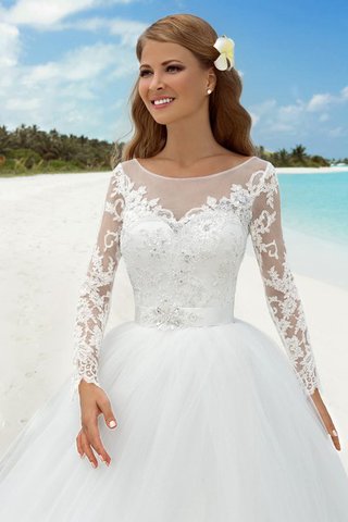 Robe de mariée delicat au bord de la mer avec ruban avec manche longue avec perle