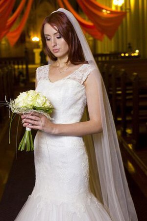 Robe de mariée plissé avec ruban v encolure de sirène manche nulle